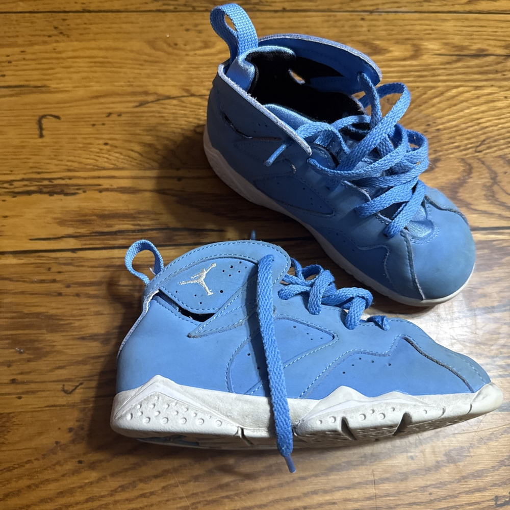 Air Jordan 7 ' Pantone' Size 10c Toddler. 304772-400